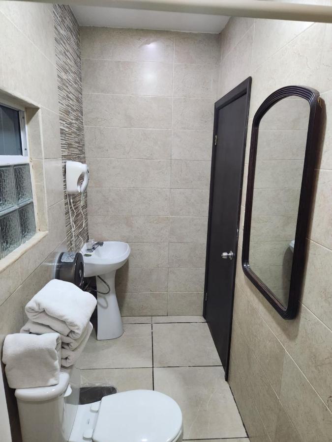 Hotel Don Quijote مكسيكالي المظهر الخارجي الصورة