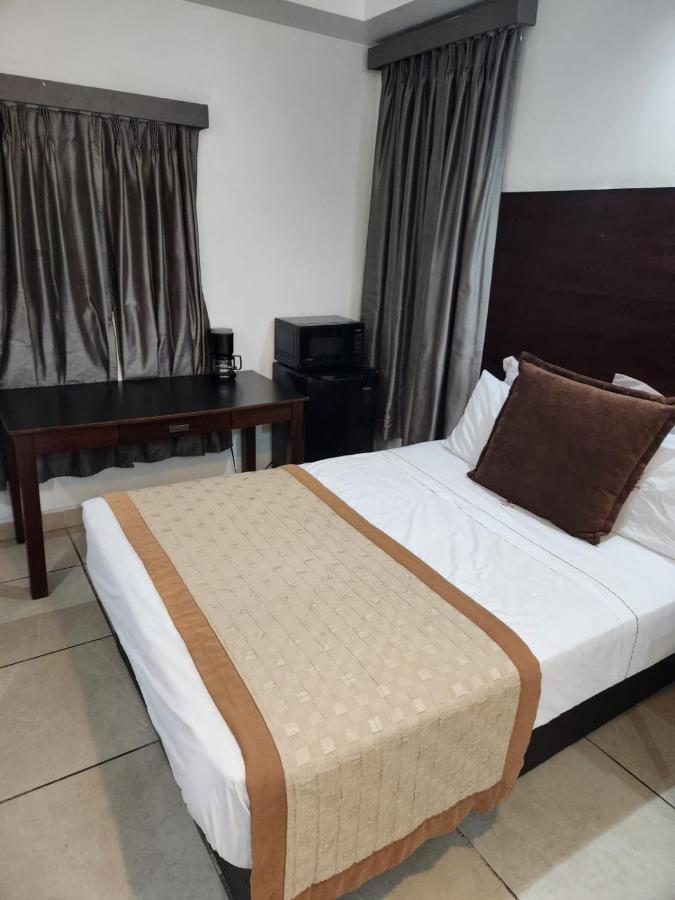Hotel Don Quijote مكسيكالي المظهر الخارجي الصورة