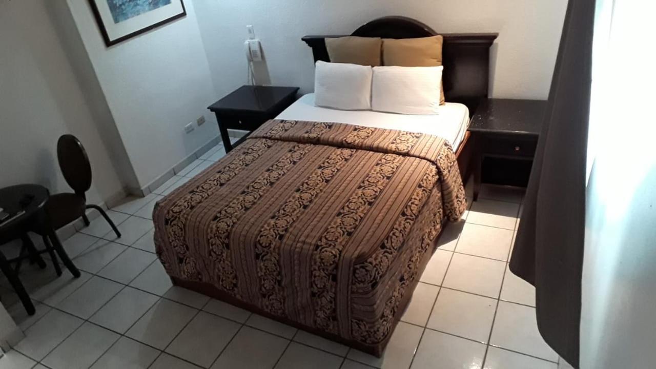 Hotel Don Quijote مكسيكالي المظهر الخارجي الصورة
