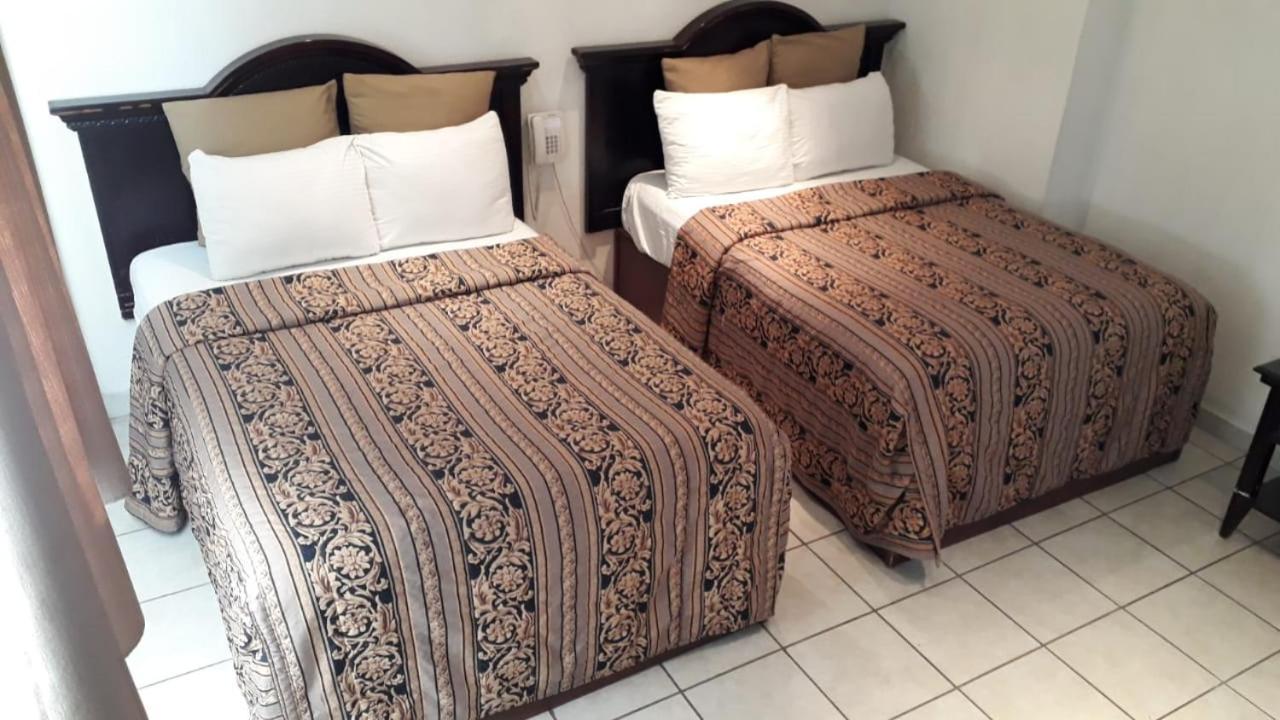 Hotel Don Quijote مكسيكالي المظهر الخارجي الصورة